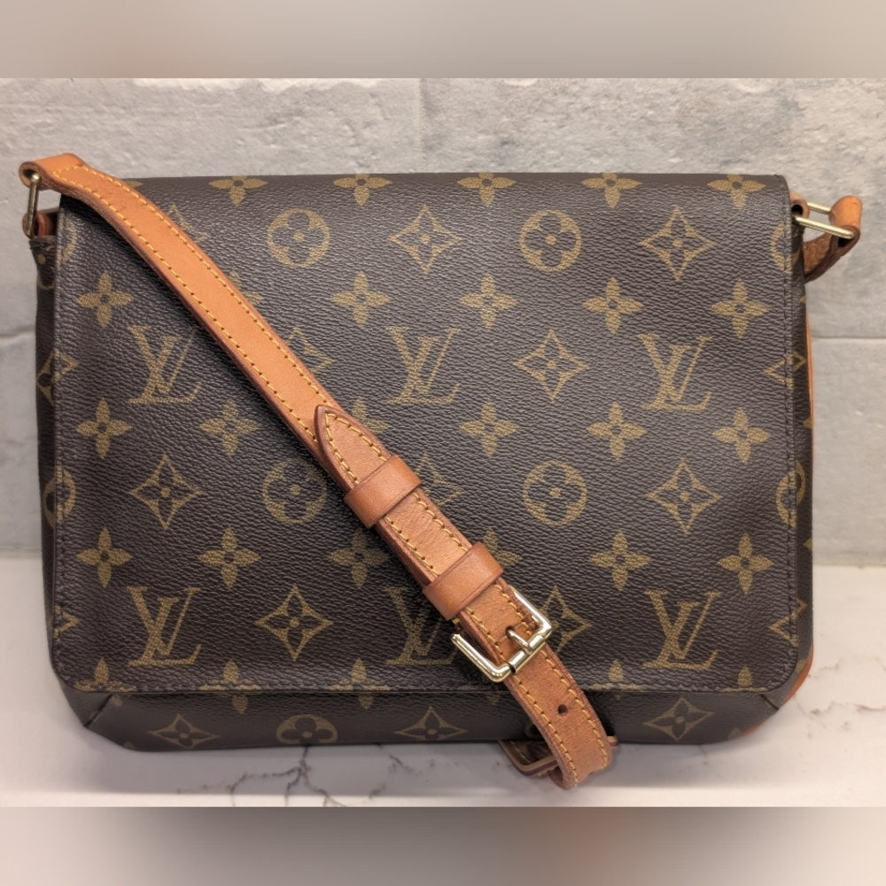 Louis Vuitton Musette Tango Shoulder Bag - EUC - Monogram w/COA